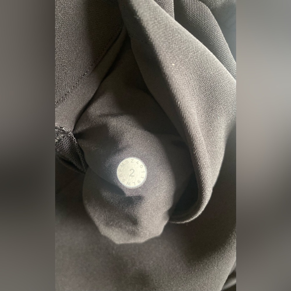 Lululemon On the Fly Pants Black Drawstring Size 2 Pockets Travel Work Neutral - Picture 10 of 10
